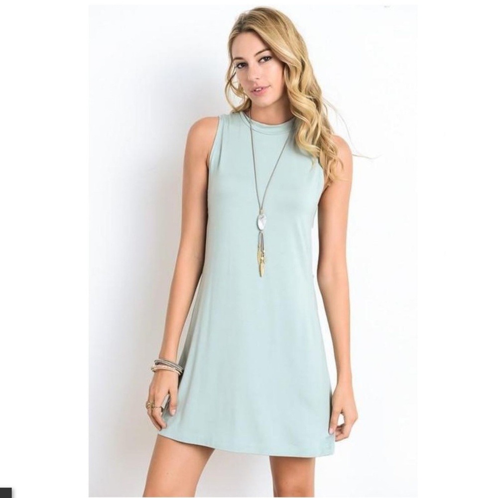 'Better Than Basic' Dress - Picture 3 of 4